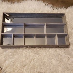 Ellen Tracy Jewelry - Jewelry Display Box mirrored Grey Ellen Tracy Jewelry - Jewelry Display Box mirrored Grey